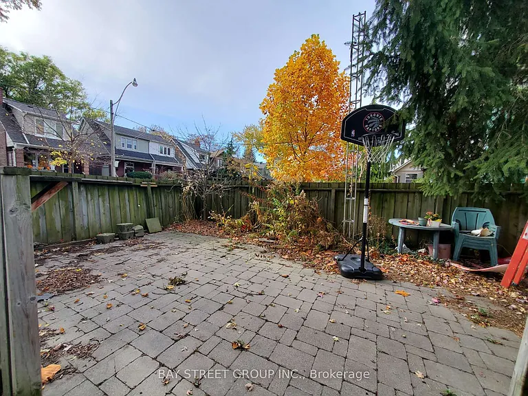 212 Monarch Park Ave — Photo 12