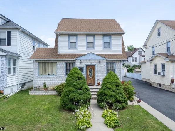 55 Pershing Ave, Elizabeth City, NJ 07202