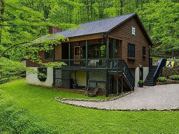 2nd image of 413 Wildwood Dr