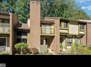 2172 Glencourse Ln, Reston, VA 20191