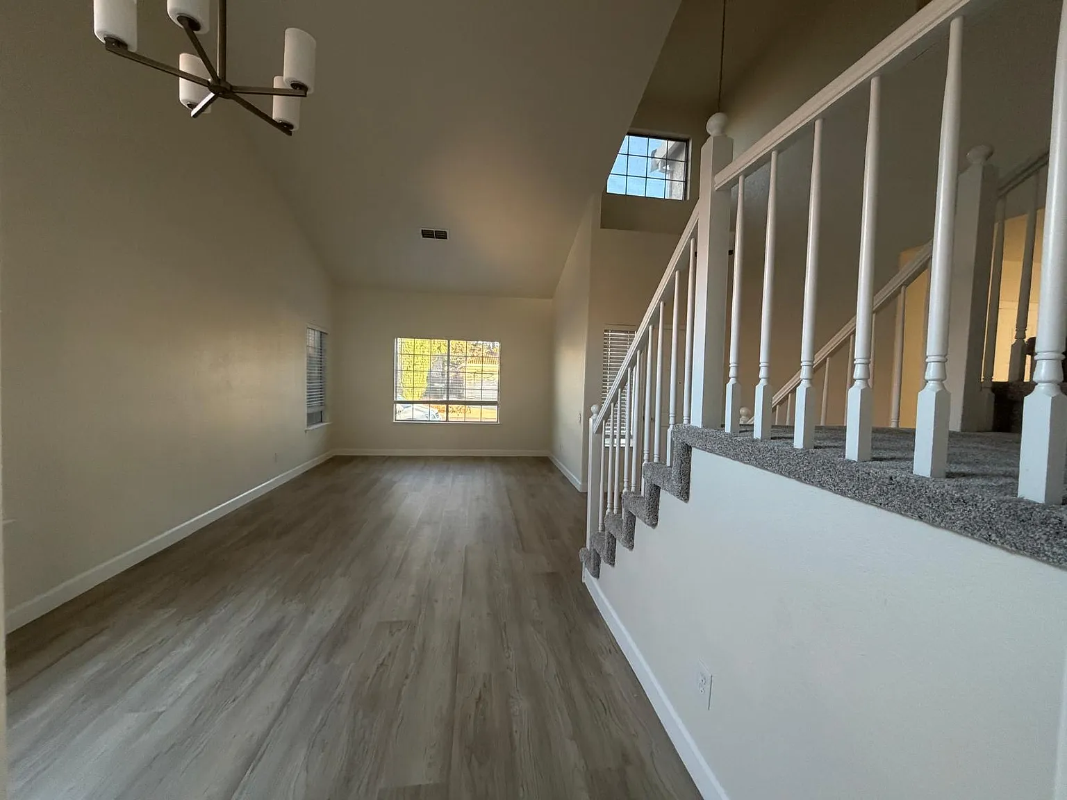 4 bed, 1857 sqft, $3,400 — Photo 3