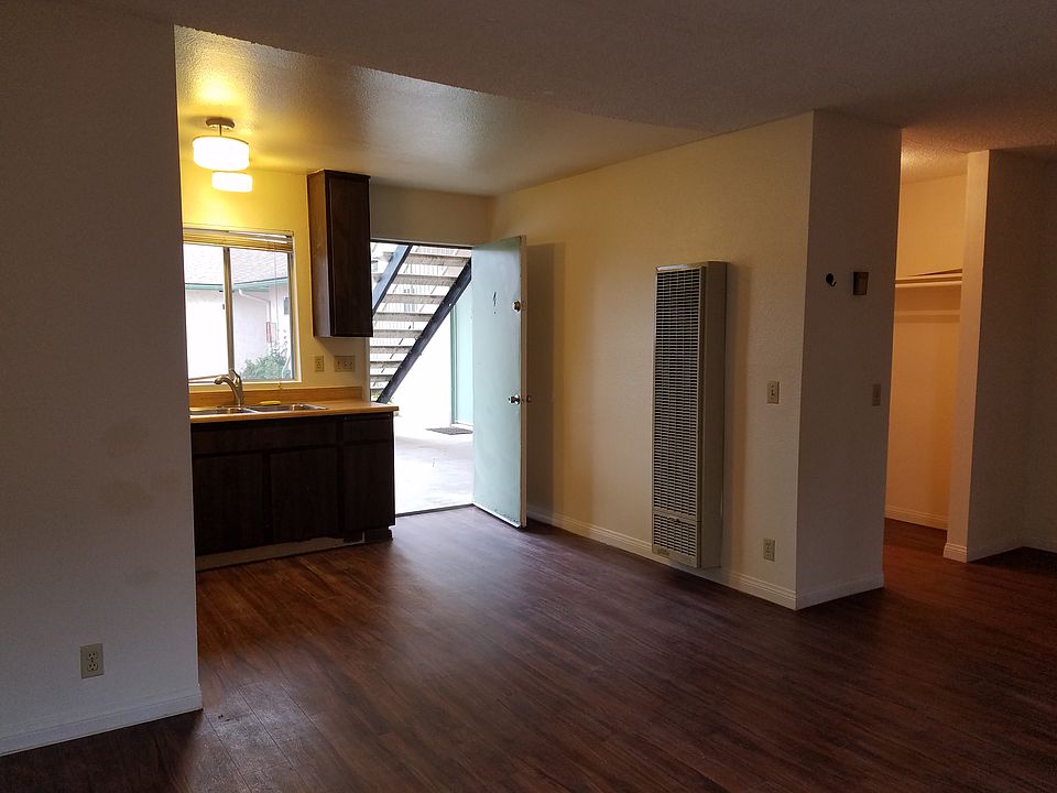 1st image of 1924 West Dr APT 4