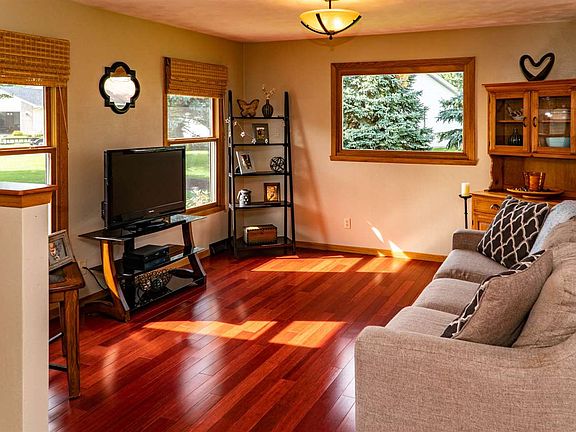 5th image of 107 Thistlewood Dr