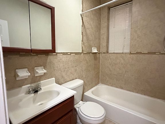 5th image of 160-162 Bergen Ave #3C