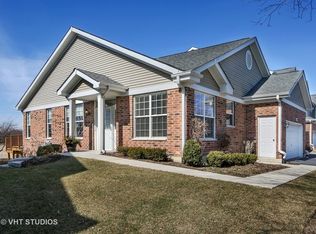 7310 Chestnut Hills Dr, Burr Ridge, IL 60527