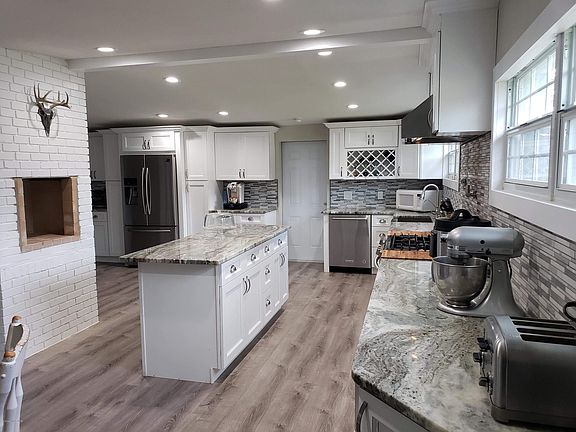 5th image of 1633 Mulberry Ln