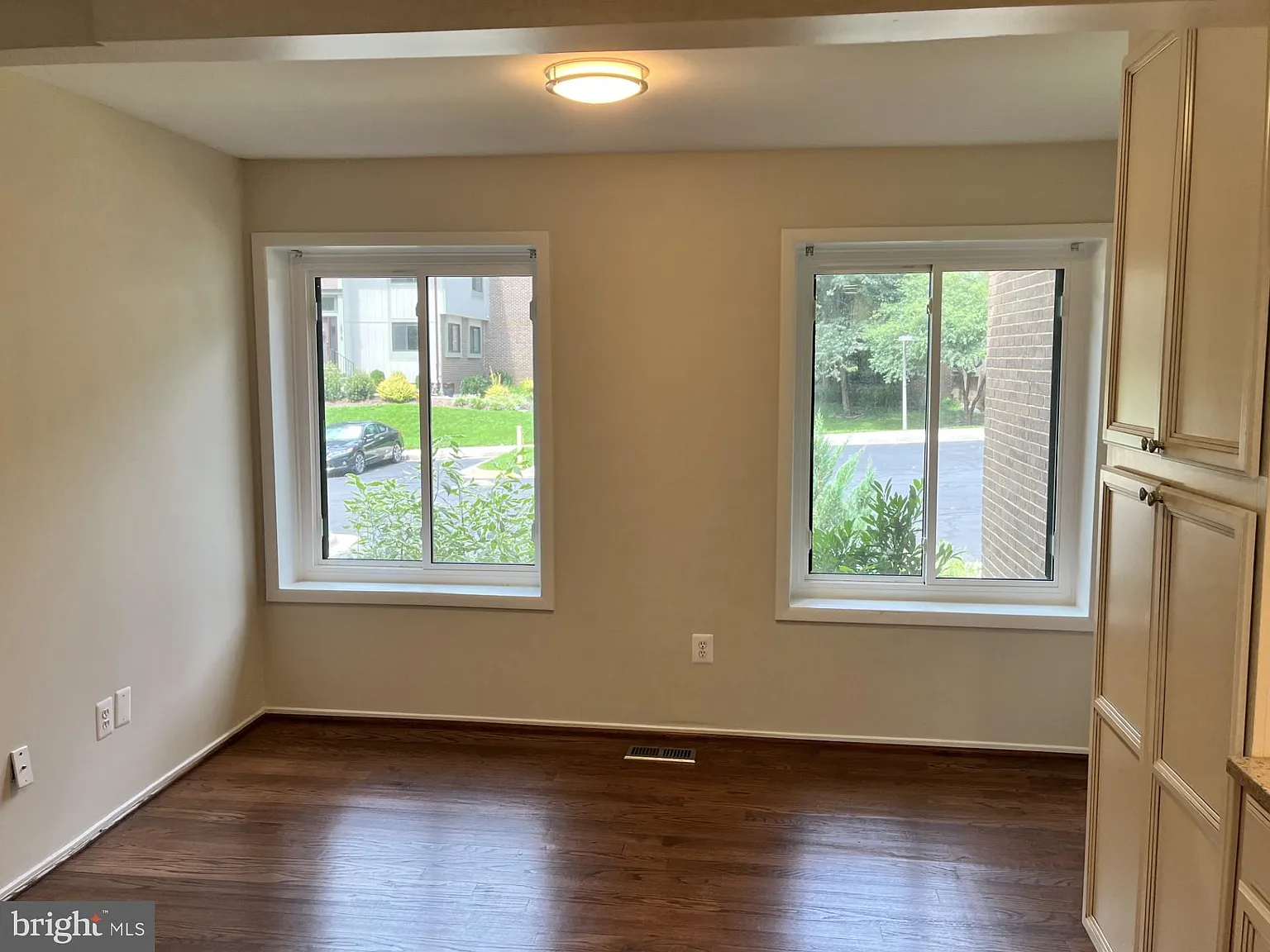 3 bed, 4.0 bath, 1498 sqft, $3,500 — Photo 4