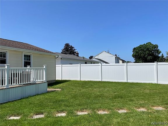 3rd image of 498 Fairmont Ave