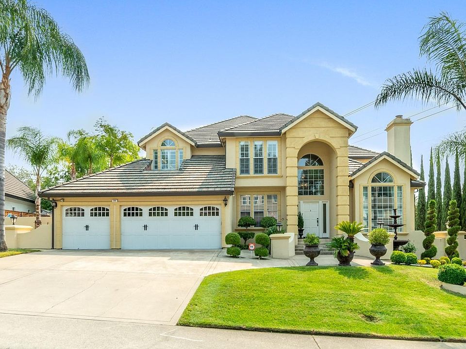 1st image of 300 Canyon Falls Dr
