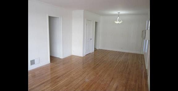 3rd image of 8418 1/2 Fountain Ave