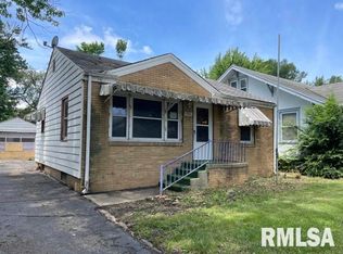 1921 S 2nd St, Springfield, IL 62704