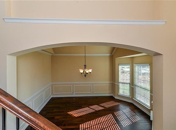3rd image of 140 Cool Brook Dr
