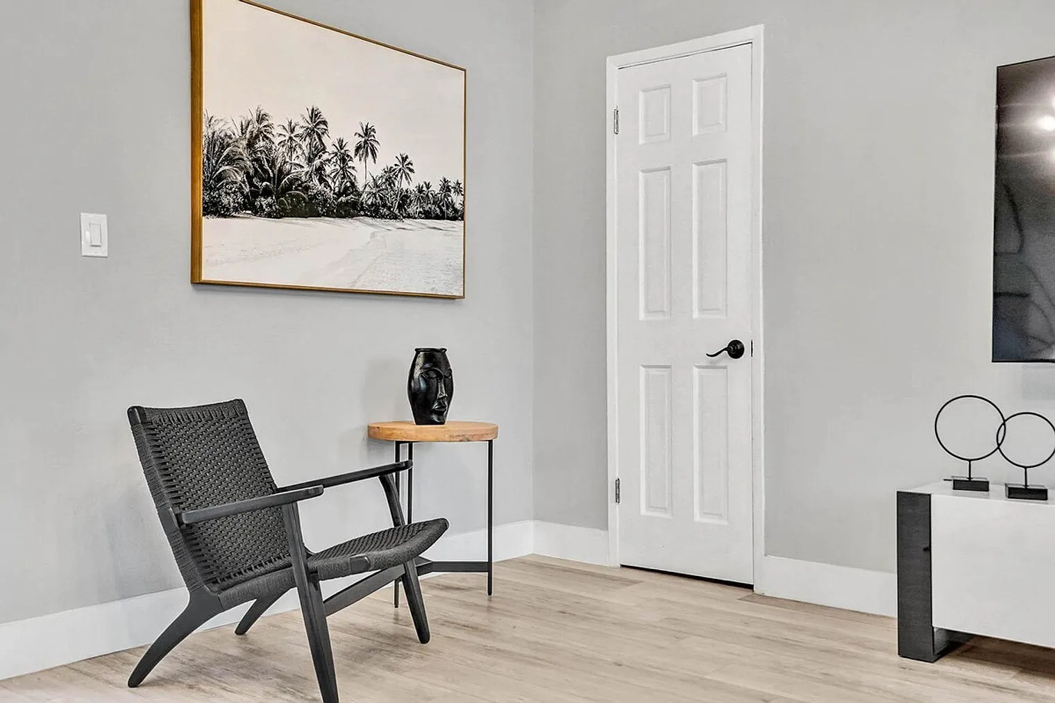 2 bed, 2.0 bath, 1001 sqft, $9,704 — Photo 3