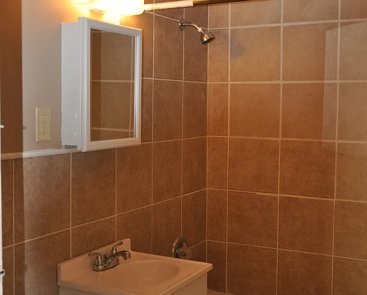 1079 Duncan Ave — Photo 6