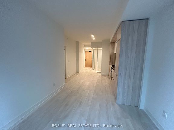 4th image of 15 Mercer St #714