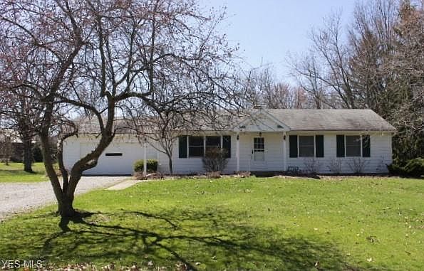 1st image of 174 Lakeview Ln