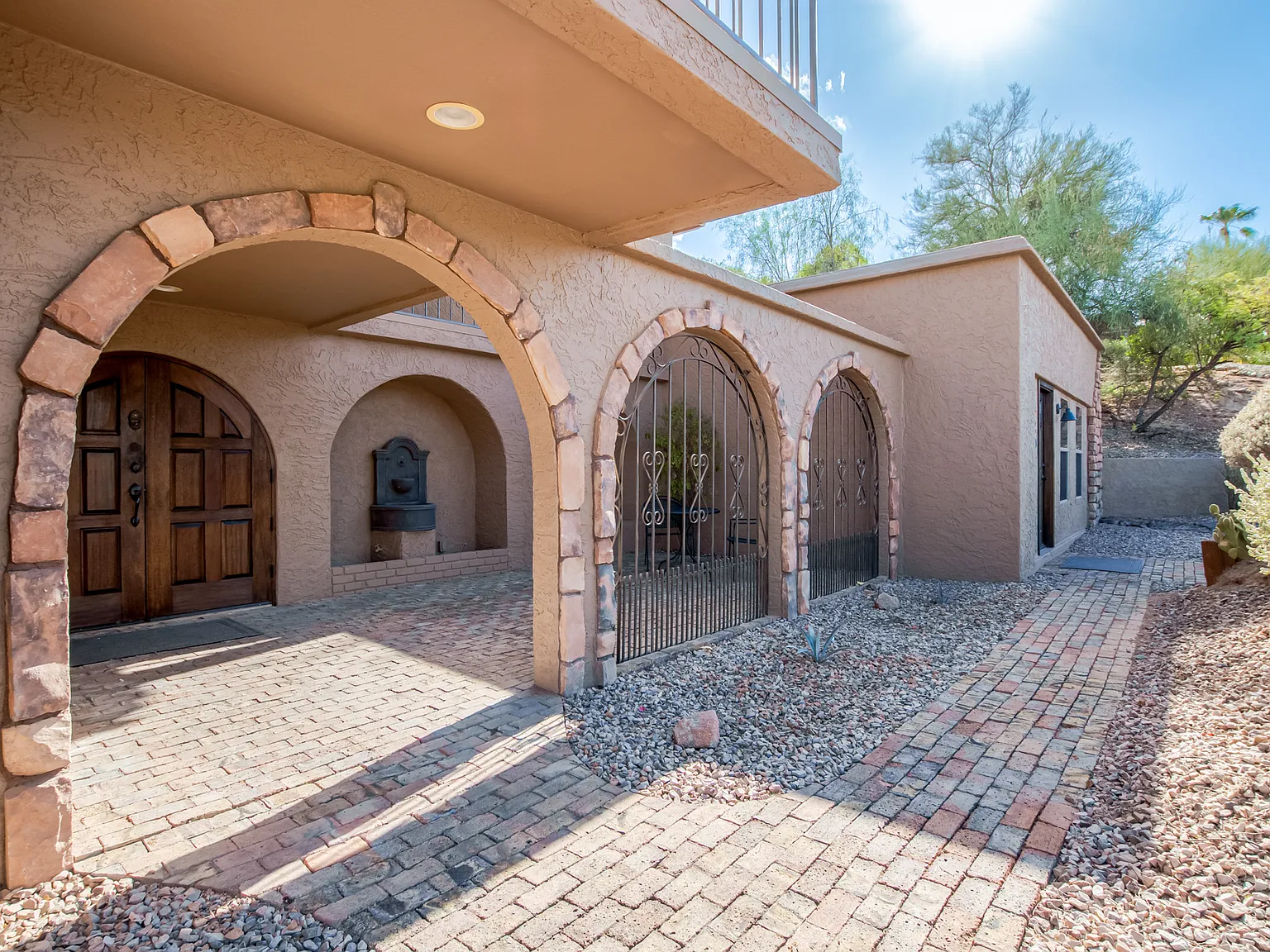4 bed, 4109 sqft, $4,945 — Photo 4