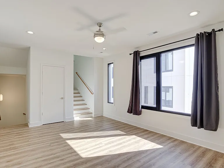1110 Nova St — Photo 32