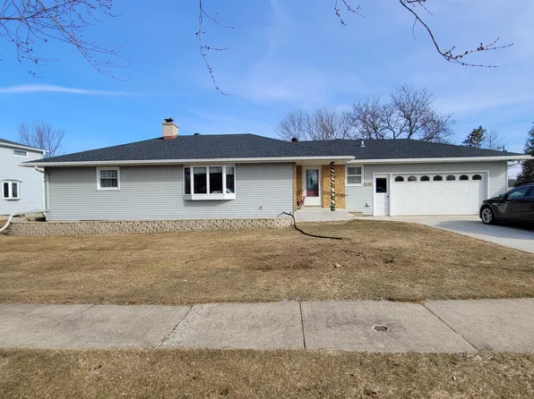 106 NW Lewison St, Adams, MN 55909
