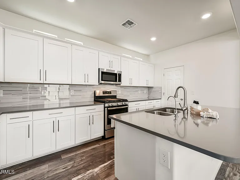 3659 E Dogwood Dr — Photo 9