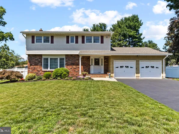90 Tudor Dr, Hamilton, NJ 08690