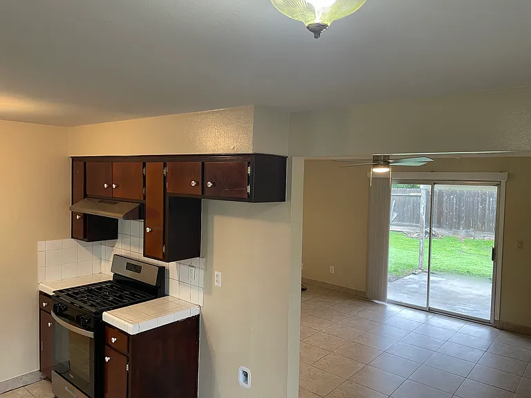 1333 Woodside Dr — Photo 14