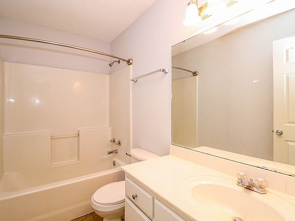 5th image of 203 Eagles Nest Ln