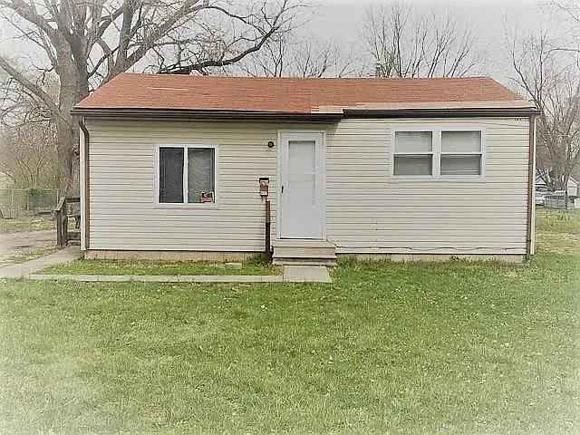 811 Sparks Ave photo 1