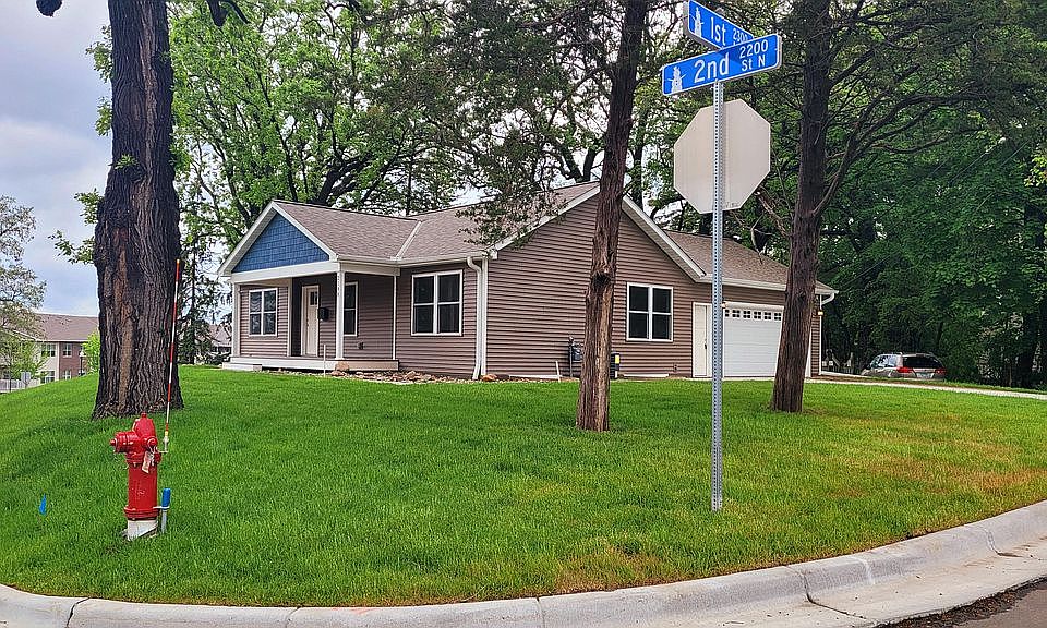 1st image of 2198 2nd St N