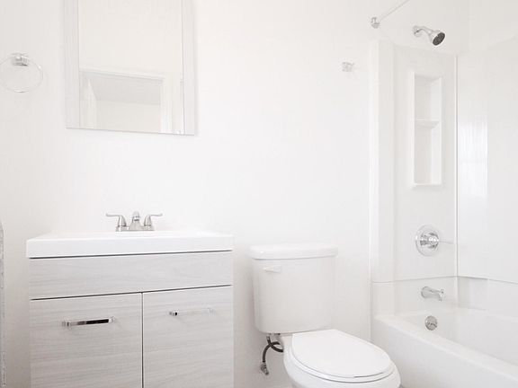 5th image of 1415 W 112th St APT 15