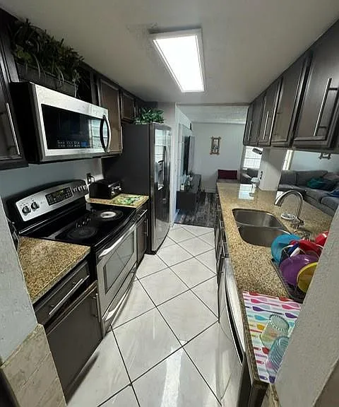 2560 Azalea Ave — Photo 3