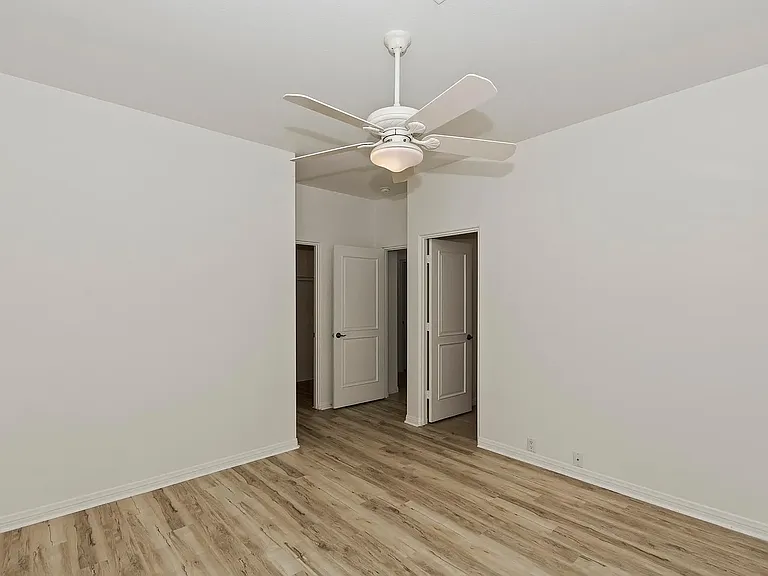 3RD BEDROOM WITH WALK IN CLOSET AND FULL BATHROOM