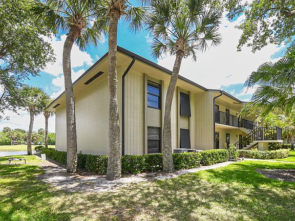 3rd image of 20 Plantation Dr APT 101