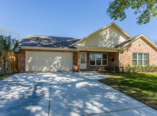 7130 Sharpview Dr, Houston, TX 77074