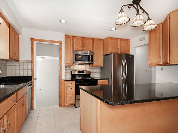 4th image of 1584 Mallard Dr