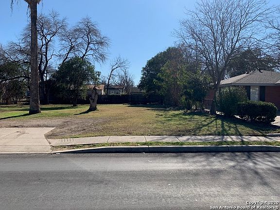 5th image of 2322 E Houston St #1
