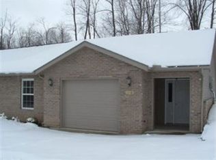 208 Knollton Dr #208, Millersburg, OH 44654
