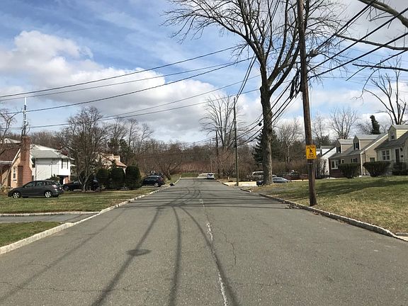 4th image of 6 Crystal Ave