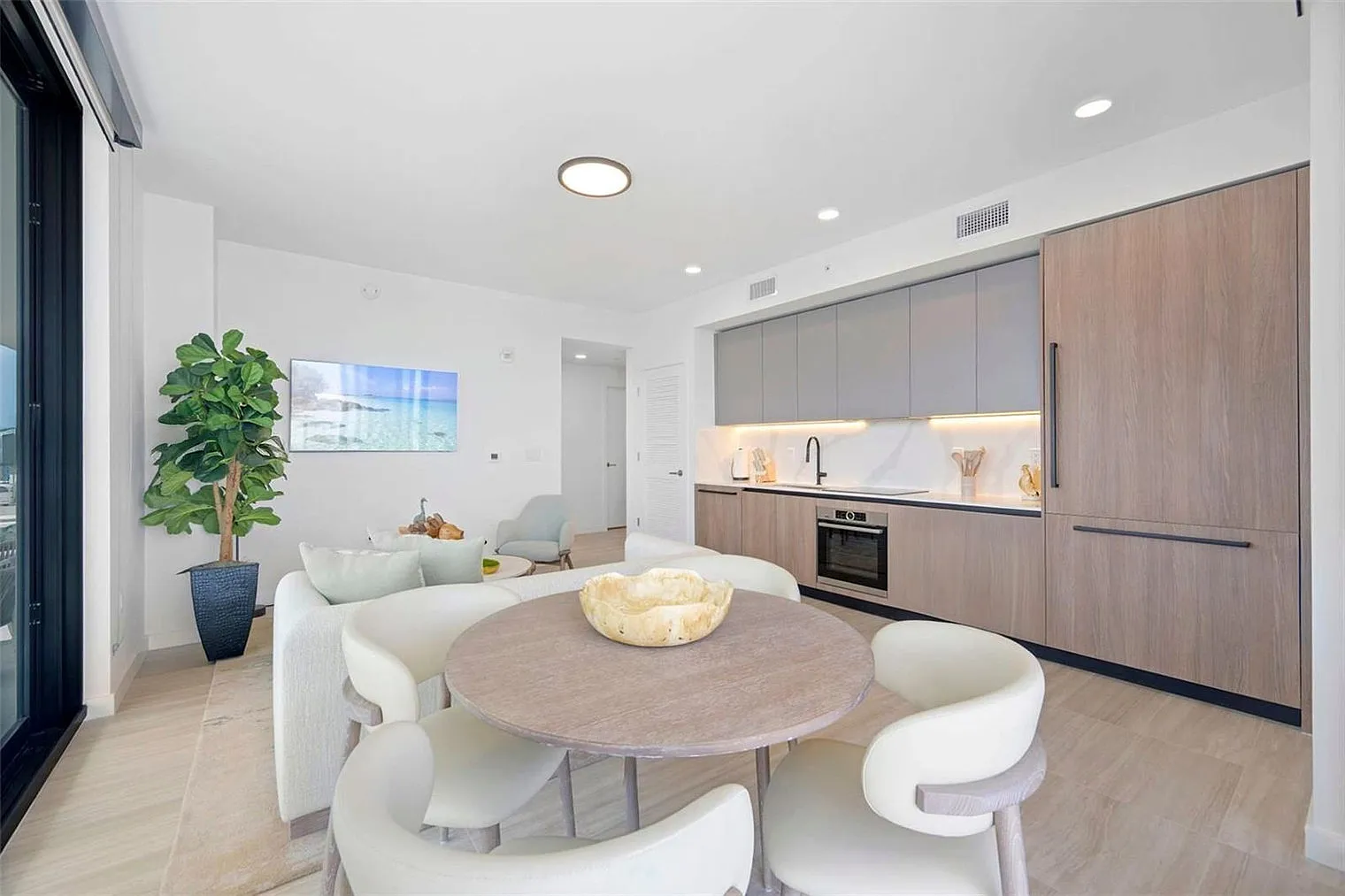 2 bed, 2.0 bath, 990 sqft, $7,165 — Photo 2