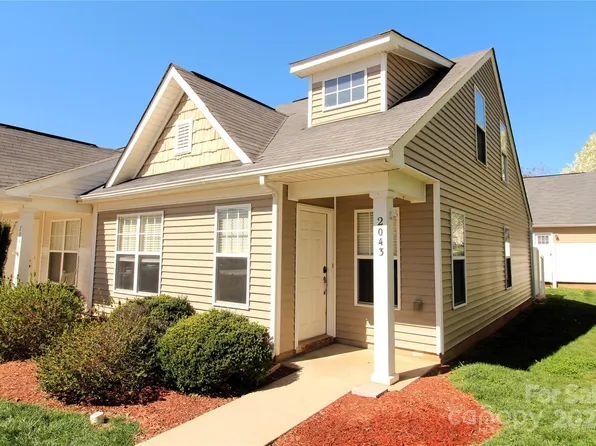 2043 Shady Pond Dr, Clover, SC 29710