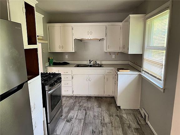 4th image of 5730 Inland Dr