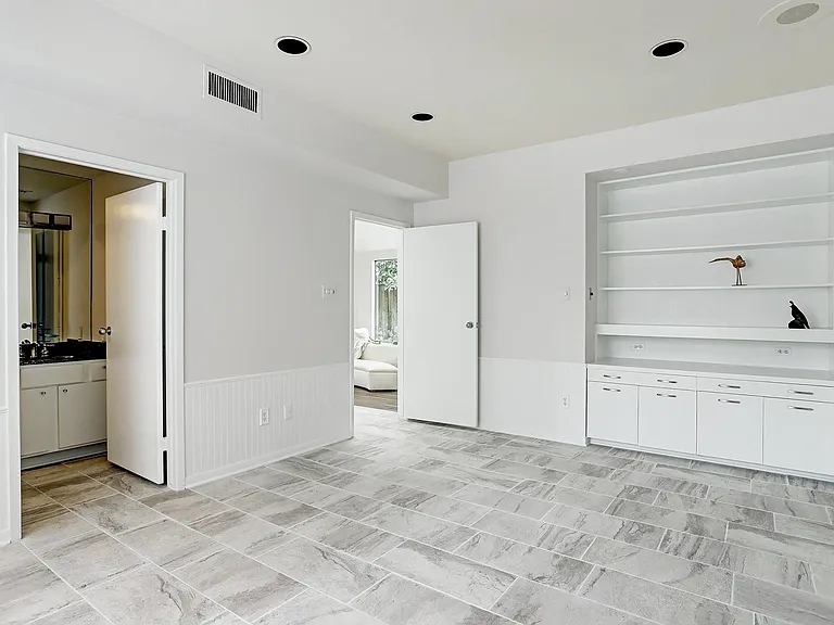 5300 Mercer St #9 — Photo 13