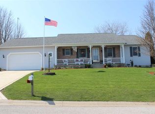13848 Creston Hills Dr, Mishawaka, IN 46544