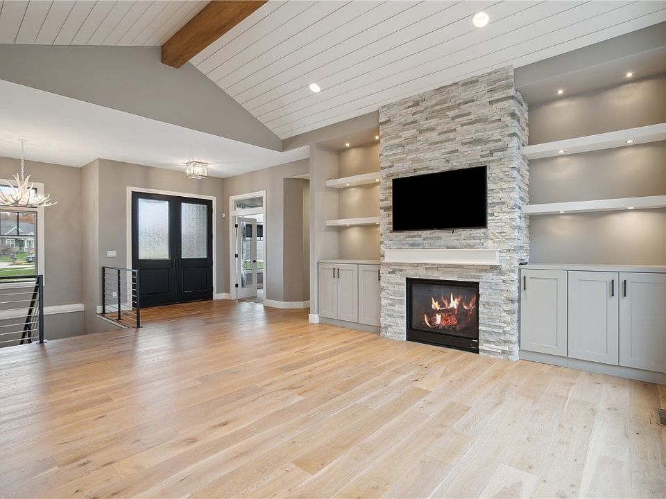 3037 Dell Ridge Ct, Hiawatha, IA 52233 | Zillow