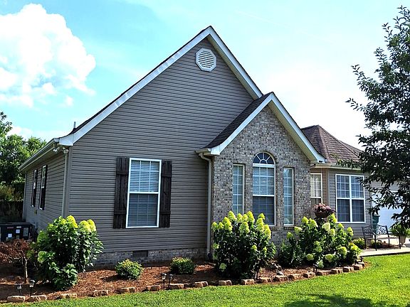 3rd image of 131 Charlotte Dr