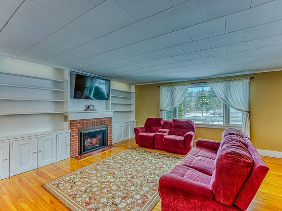 3rd image of 166 Bethlehem Road