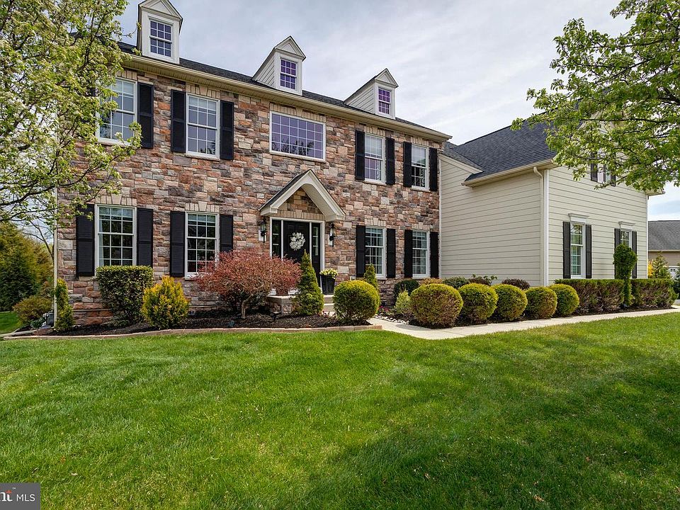 1st image of 3 Pennock Dr