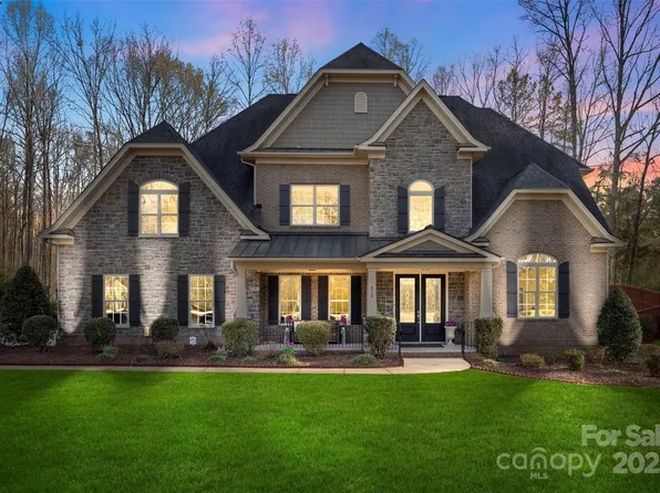 518 May Green Dr, Clover, SC 29710