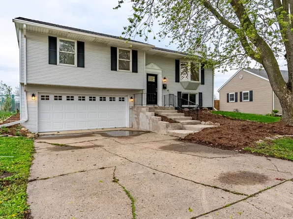 105 Meadows Ct, Bourbonnais, IL 60914