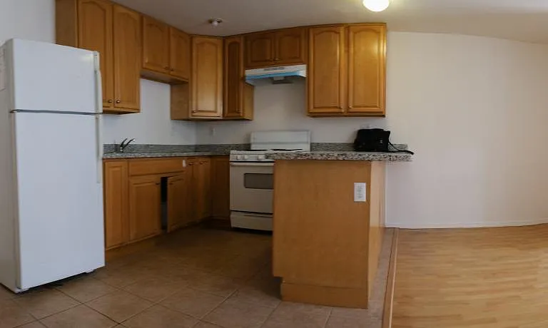 1032 York St — Photo 12
